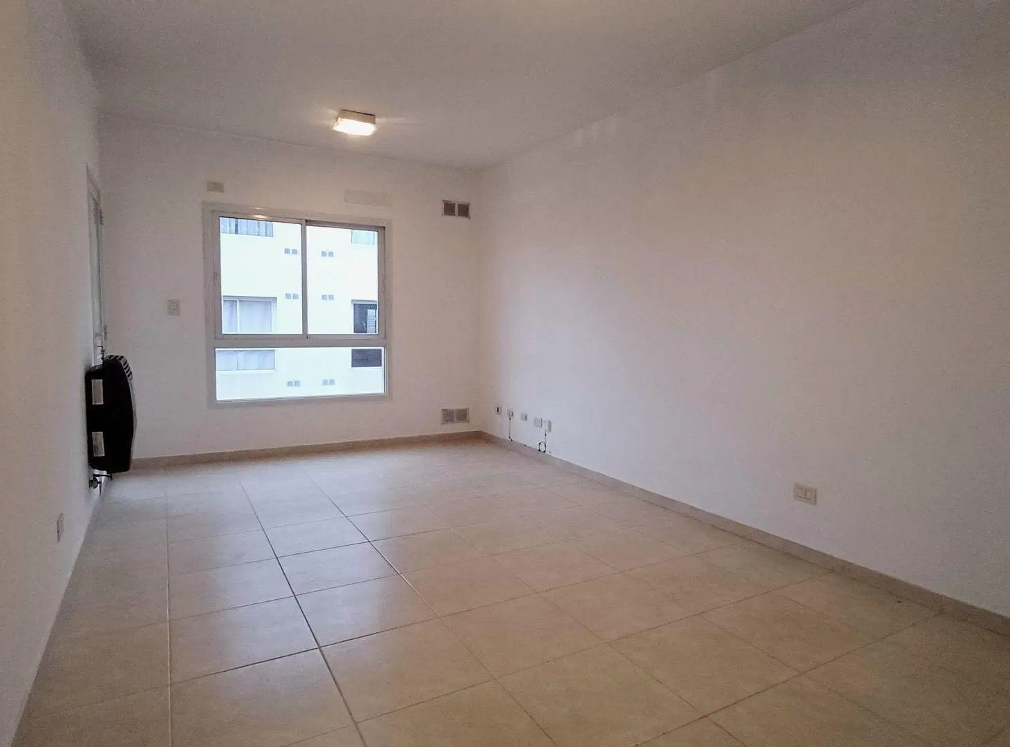 DPTO 2 AMB CON BALCON BANFIELD ESTE CENTRO 5