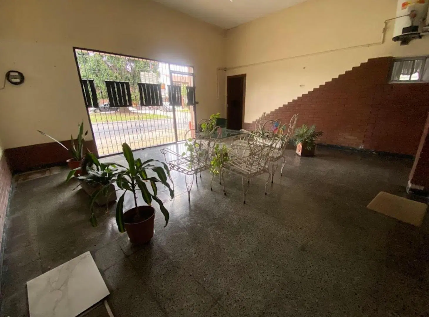 Oportunidad Multifamiliar: Casa, depto y galpon 5