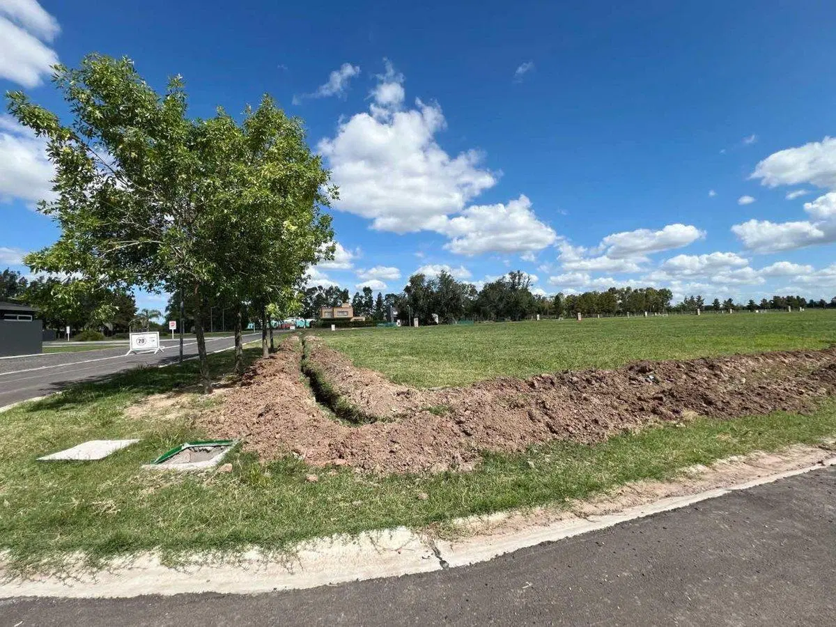 VENTA 2 LOTES 600M2 C/U BARRIO PRIVADO SANTA PAULA 4