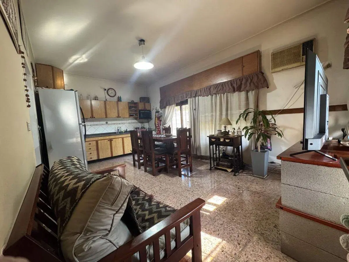 VENTA CASA 5 AMB+TERRAZA+COCHERA ADROGUE/BURZACO 3