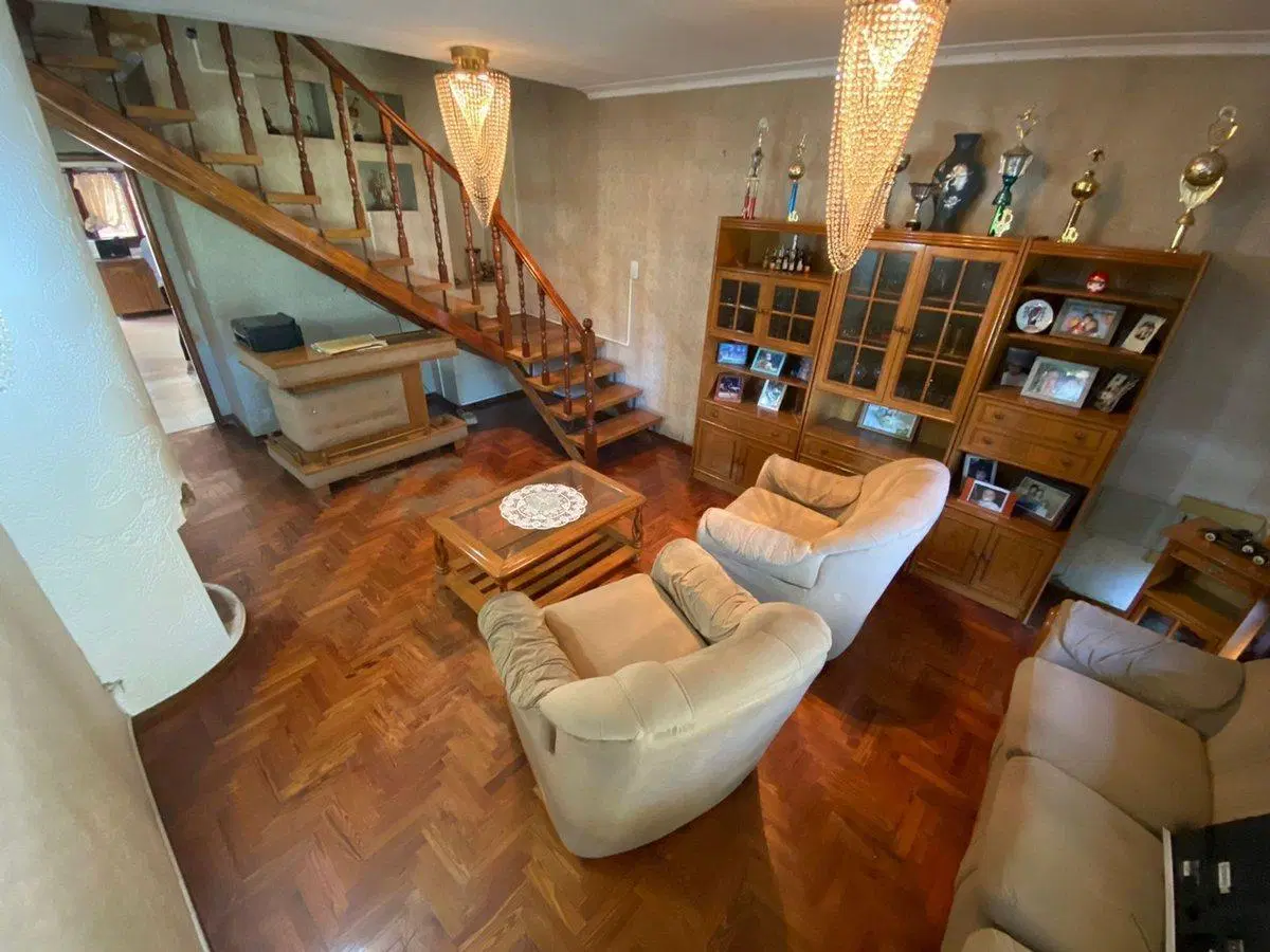 VENTA CASA 4 AMB / JARDIN / QUINCHO / COCHERA 4
