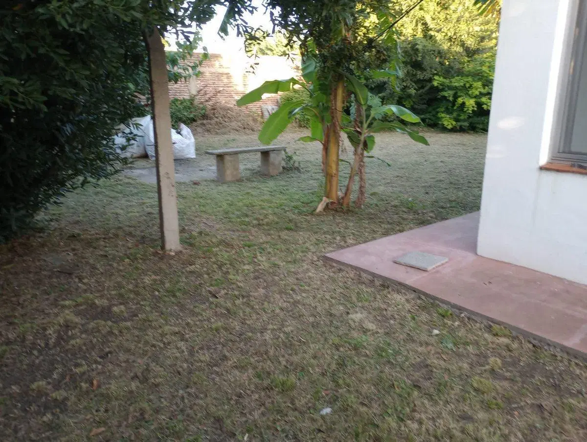 VENTA DE CASA MUY BUENA UBICACION DOBLE TERRRENO 5