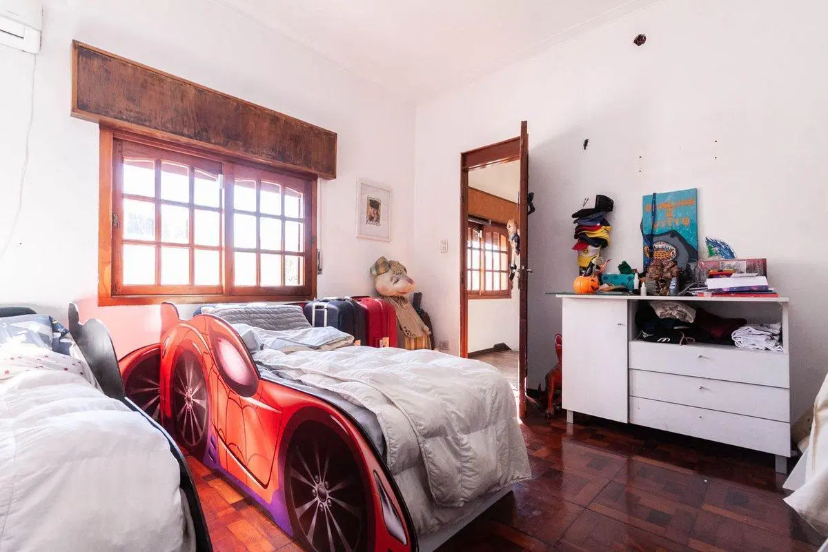 CASA 3 AMB A 1 CUADRA DE AV. HIPOLITO YRIGOYEN 5