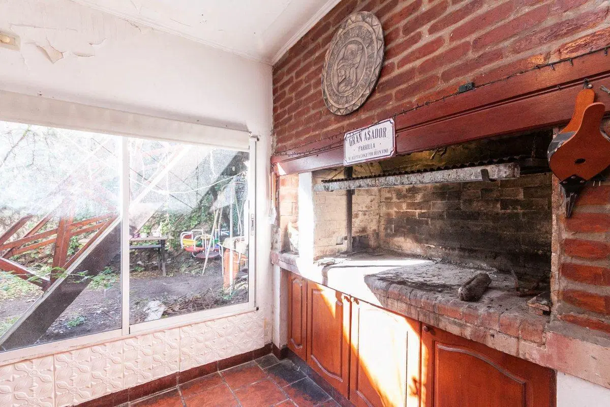 CASA 3 AMB A 1 CUADRA DE AV. HIPOLITO YRIGOYEN 8