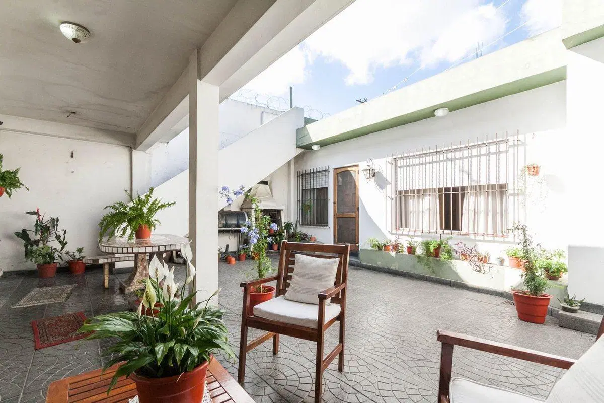 Casa 2/3 Familias. Patio. Terraza. Cochera. Gerli 2