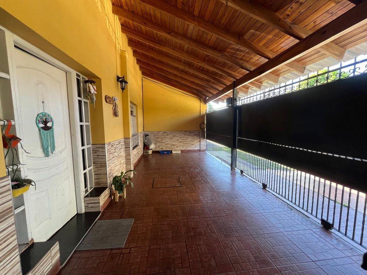 Foto de CASA EN VENTA DE 4 AMB. BANFIELD EXCELENTE ESTADO, imagen 1