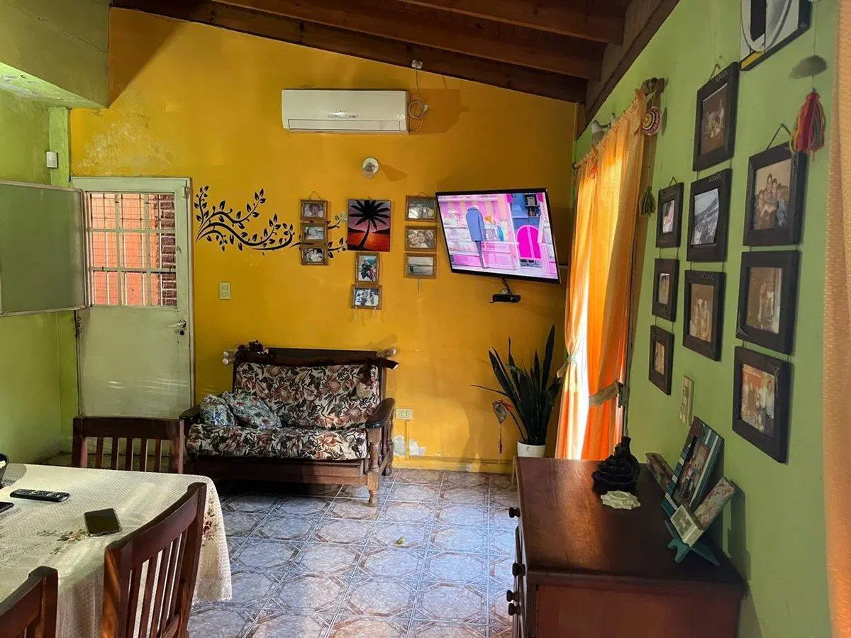 CASA EN VENTA DE 4 AMB. BANFIELD EXCELENTE ESTADO 5
