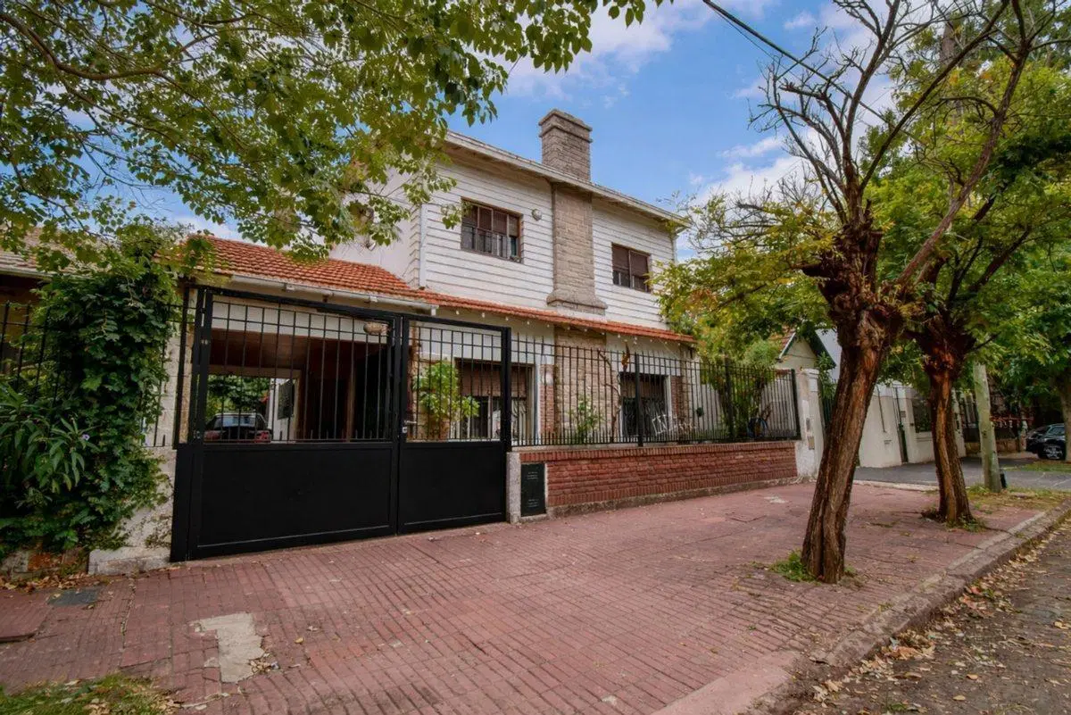 CASA EN VENTA TEMPERLEY - GRAN LOTE 688 M2 5