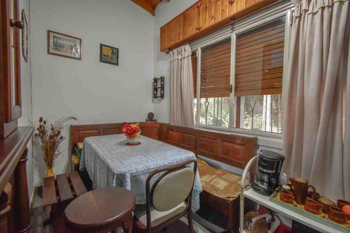 CASA EN VENTA TEMPERLEY - GRAN LOTE 688 M2 2