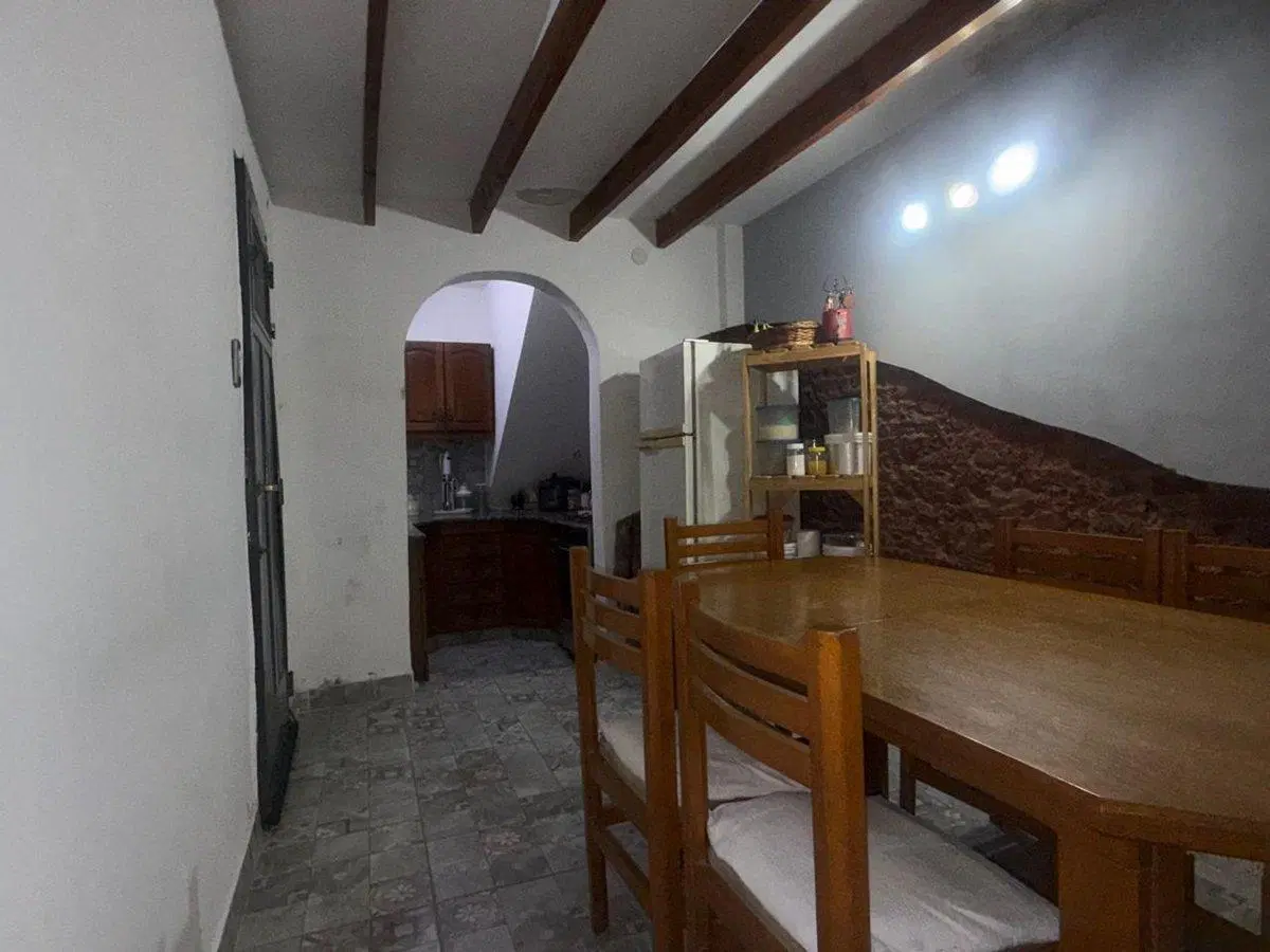 PH EN VENTA CON COCHERA -LANÚS ESTE 4