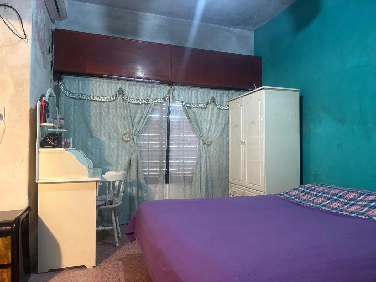 PH EN VENTA CON COCHERA -LANÚS ESTE 2