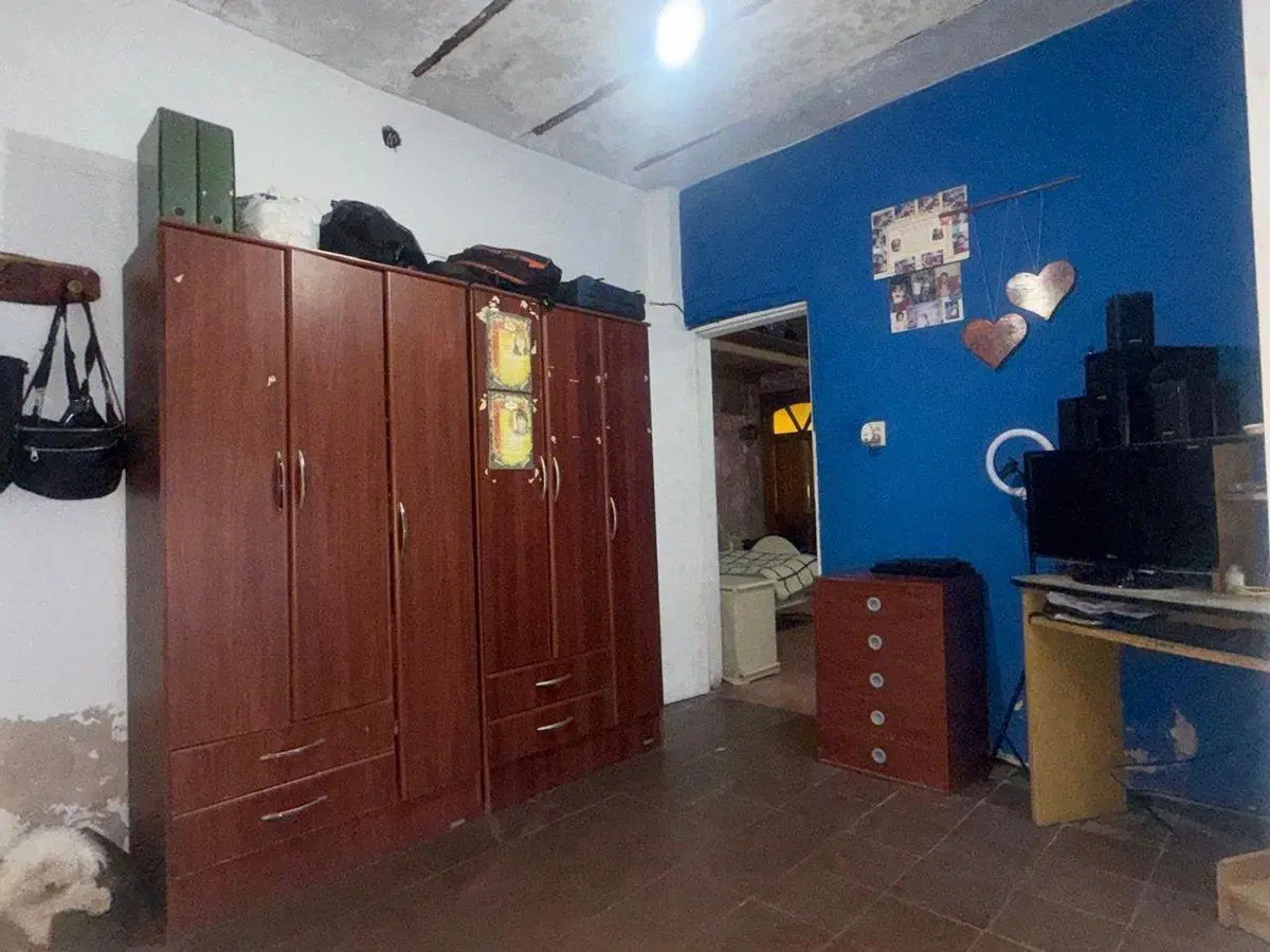 PH EN VENTA CON COCHERA -LANÚS ESTE 3