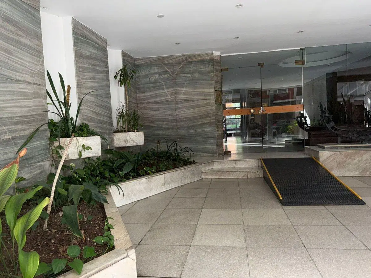 VENTA DEPTO. 3 AMBTES.C/COCHERA Y BAULERA-LANUSITA 4