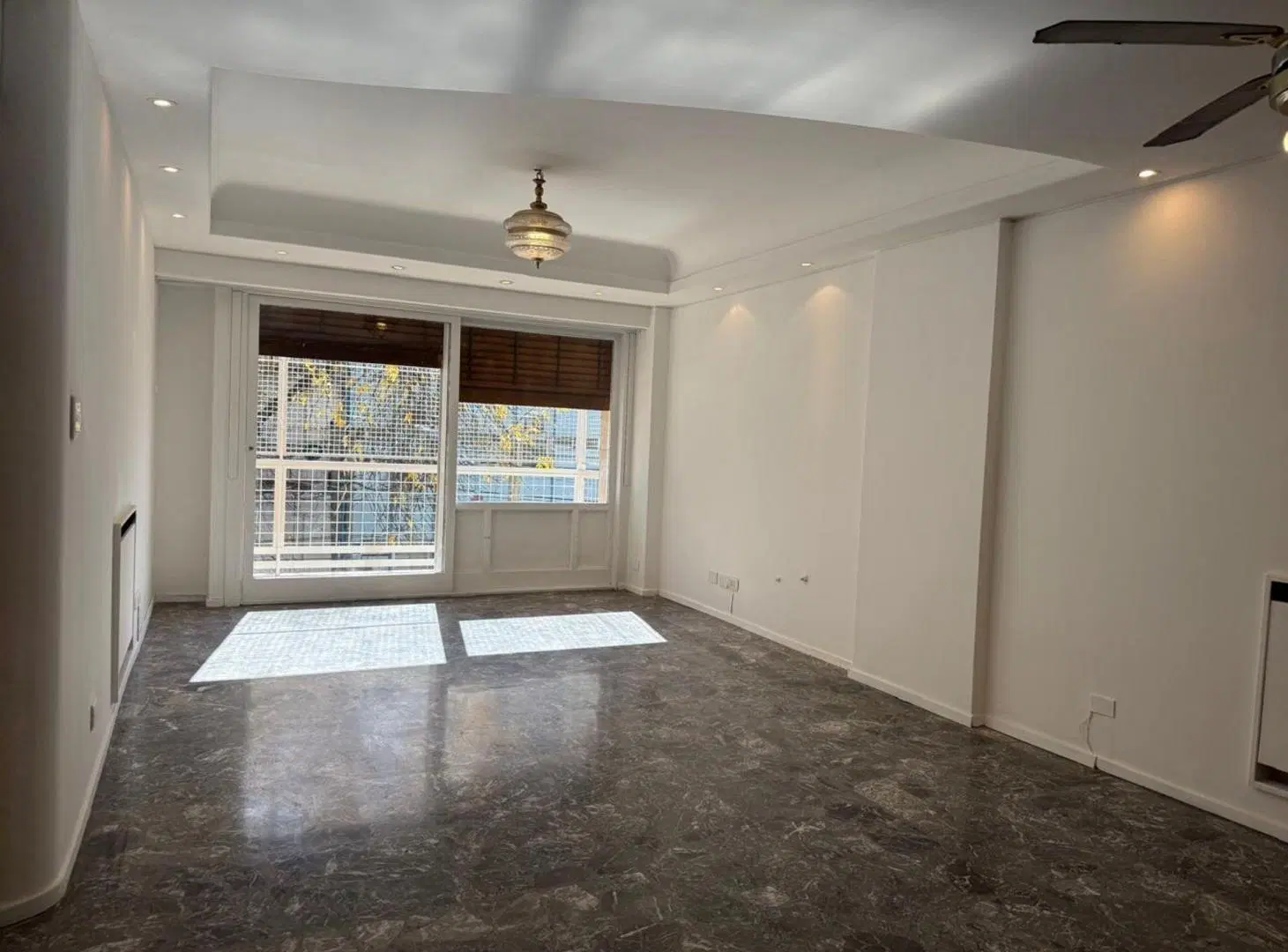 VENTA DEPTO. 3 AMBTES.C/COCHERA Y BAULERA-LANUSITA 2