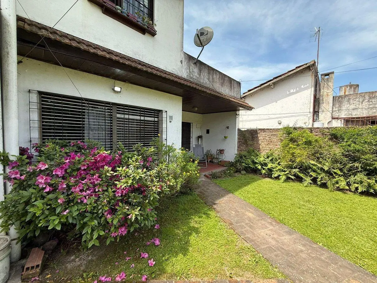 CASA 5 AMB, CON  PARQUE Y COCHERA ATO CREDITO 5