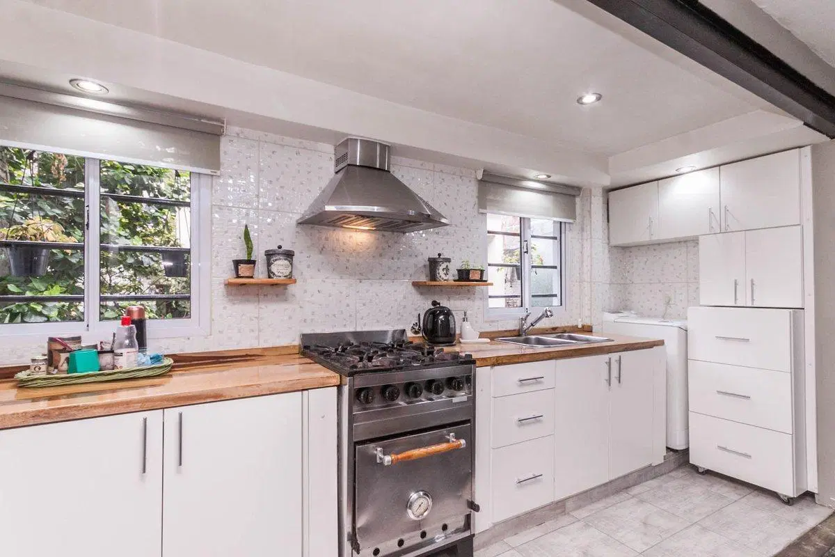 CASA PARA 2 FAMILIAS CON 2 COCHERAS Y JARDIN 5
