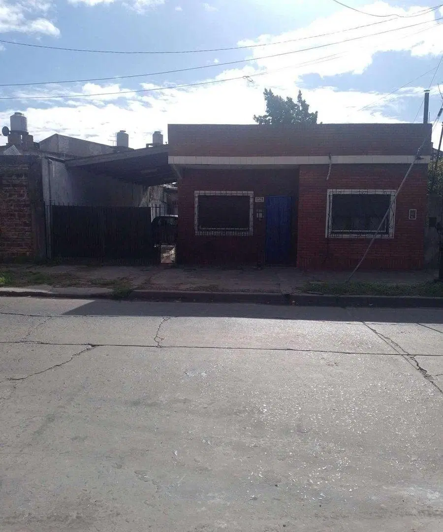 VENTA CASA 3 AMB CON COCHERA+MONOAMB LANUS ESTE 2
