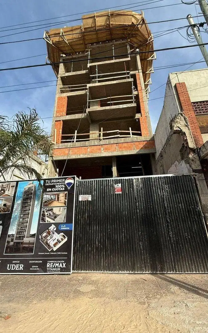 VENTA DEPTO 4 AMB. POZO,FINANCIACION CON COCHERA 2