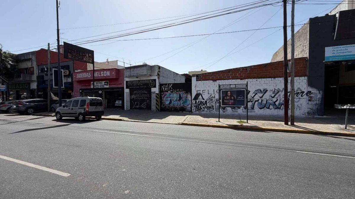 ALQUILER GALPÓN + LOCALES DE 907m² Av. H.Yrigoyen