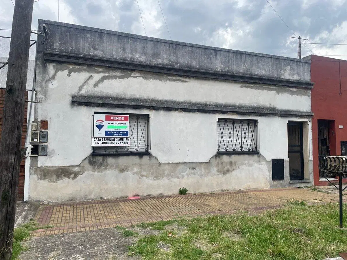 Casa P/ 2 familias 3 AMB cada una 8,66x 27,71 MTS 2