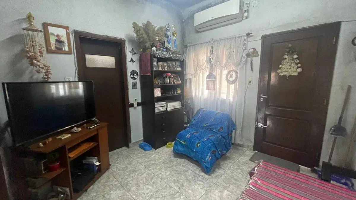 Casa P/ 2 familias 3 AMB cada una 8,66x 27,71 MTS 5