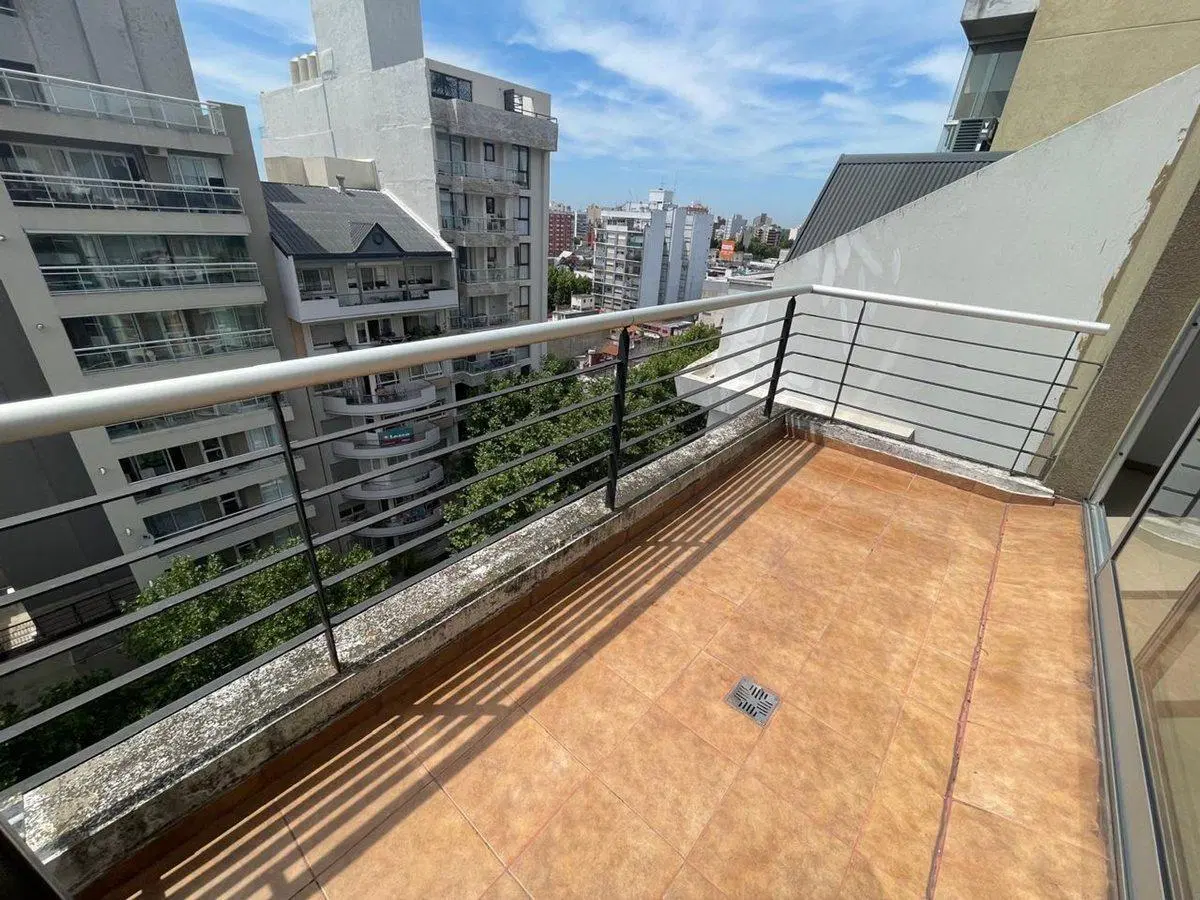 HERMOSO DEPTO 2 AMB C/ BALCON PATIO Y PARRILLA 5