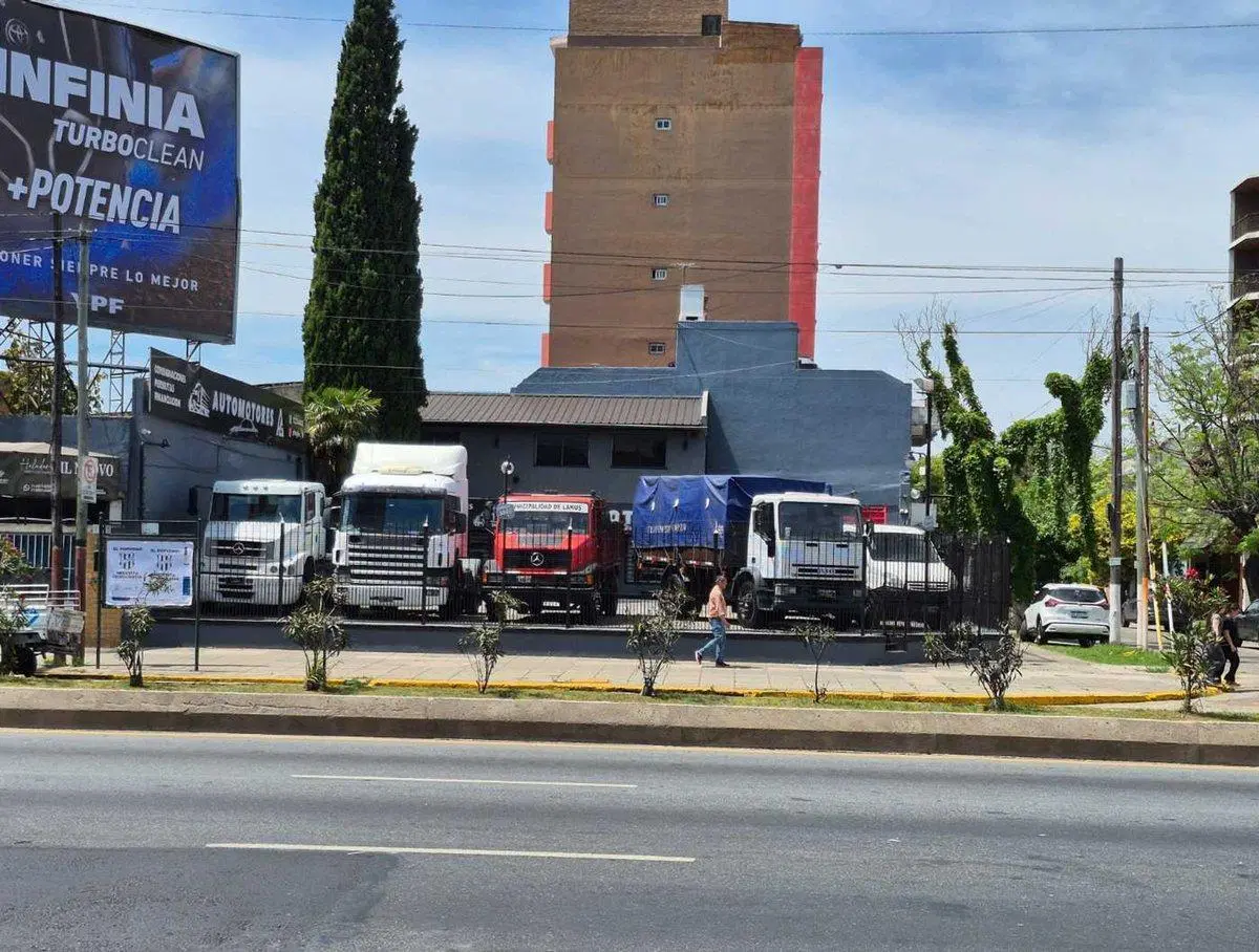 LOCAL+LOTE ESQUINA de 450 m2 - LANUS OESTE - FOT 3 5