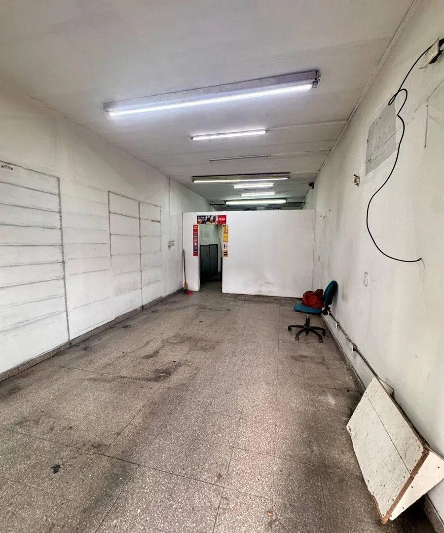 ALQUILER LOCAL SOBRE AVENIDA COMERCIAL LANUS OESTE 4