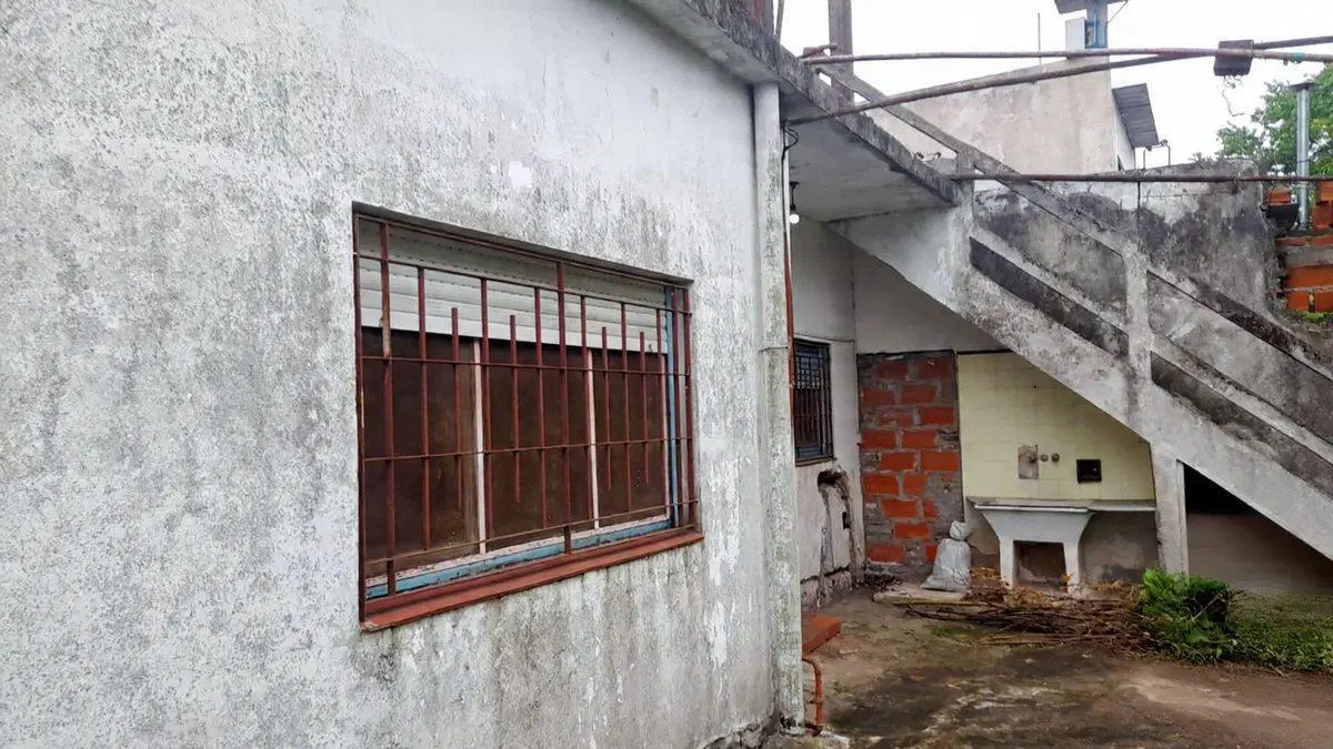 CASA 3 AMB SOLIDA A REFACCIONAR - LOTE 300M2 2