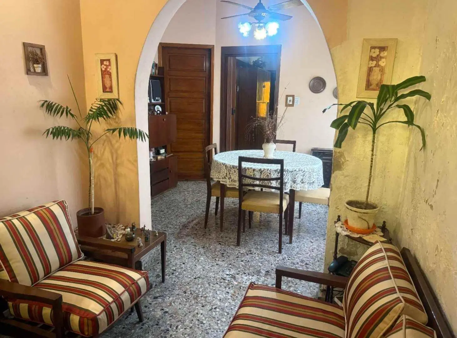 VENTA CASA 4 AMBIENTES CON COCHERA Y PATIO LANUS 5