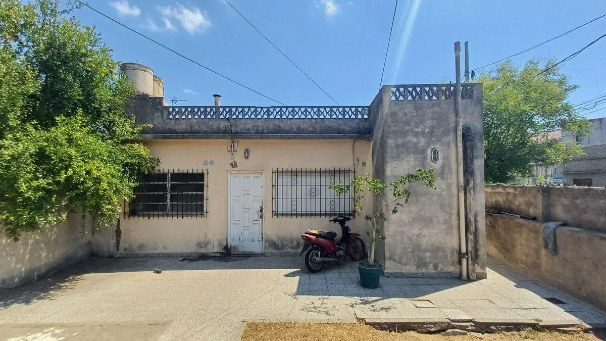 CASA S/ LOTE DE 410MT2 A REFAC - USD57000 Y CUOTAS 3