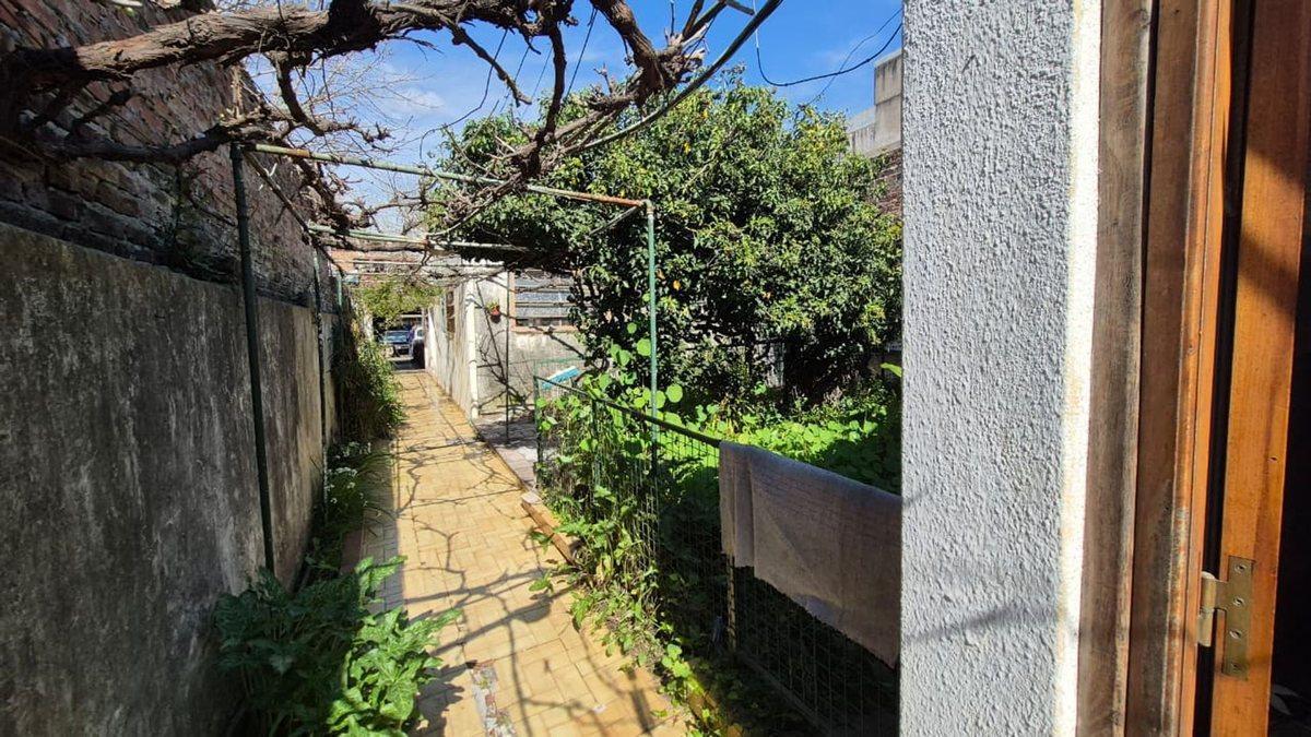 LOTE 559 m² + CASA + GALPÓN VALENTÍN ALSINA
