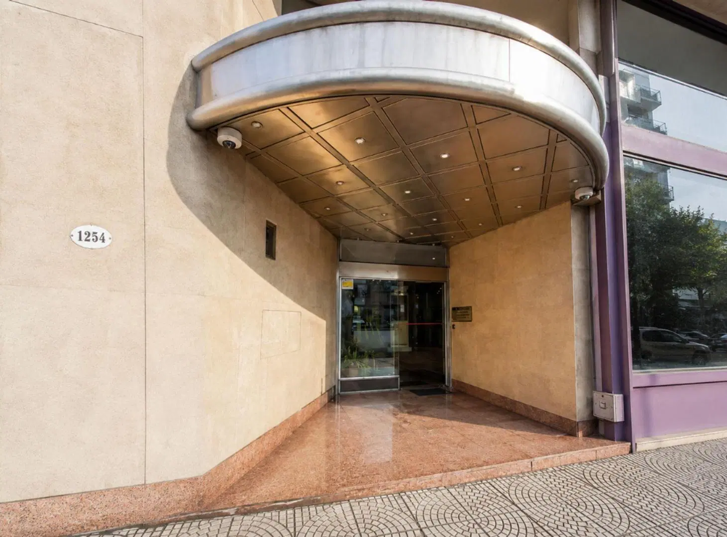 DEPTO 4 AMB EN LANUS OESTE SOBRE AV. H. YRIGOYEN 2