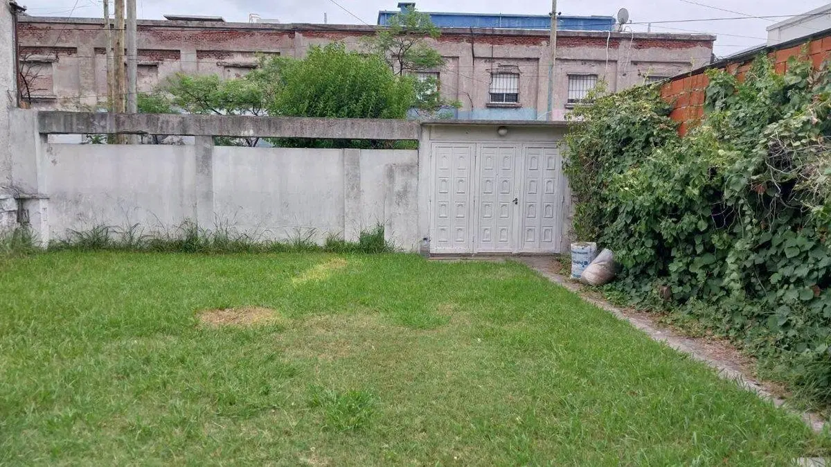 VENTA DE CASA EN LANUS MAS DEPARTAMENTO A RECICLAR 2