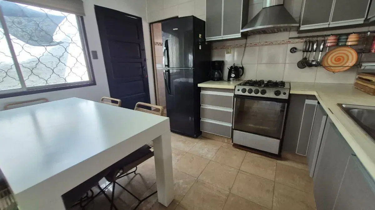 Casa 3 amb parque, quincho, piscina. Lanús Este 5