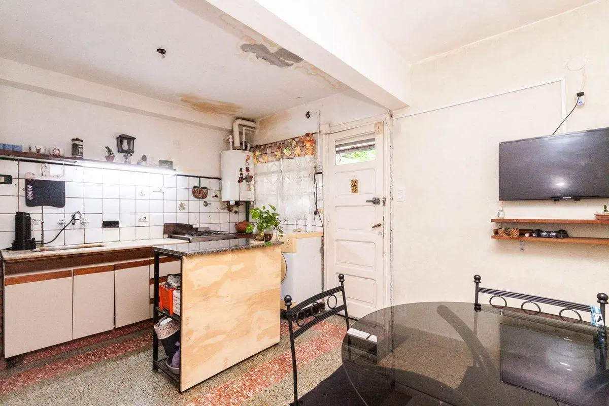 Venta Casa p/ 2 familias c/ patio, coch y terraza 4