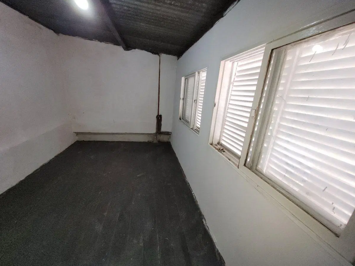 VENTA PH 4 AMBIENTES AL FRENTE CON PATIO LANUS 2