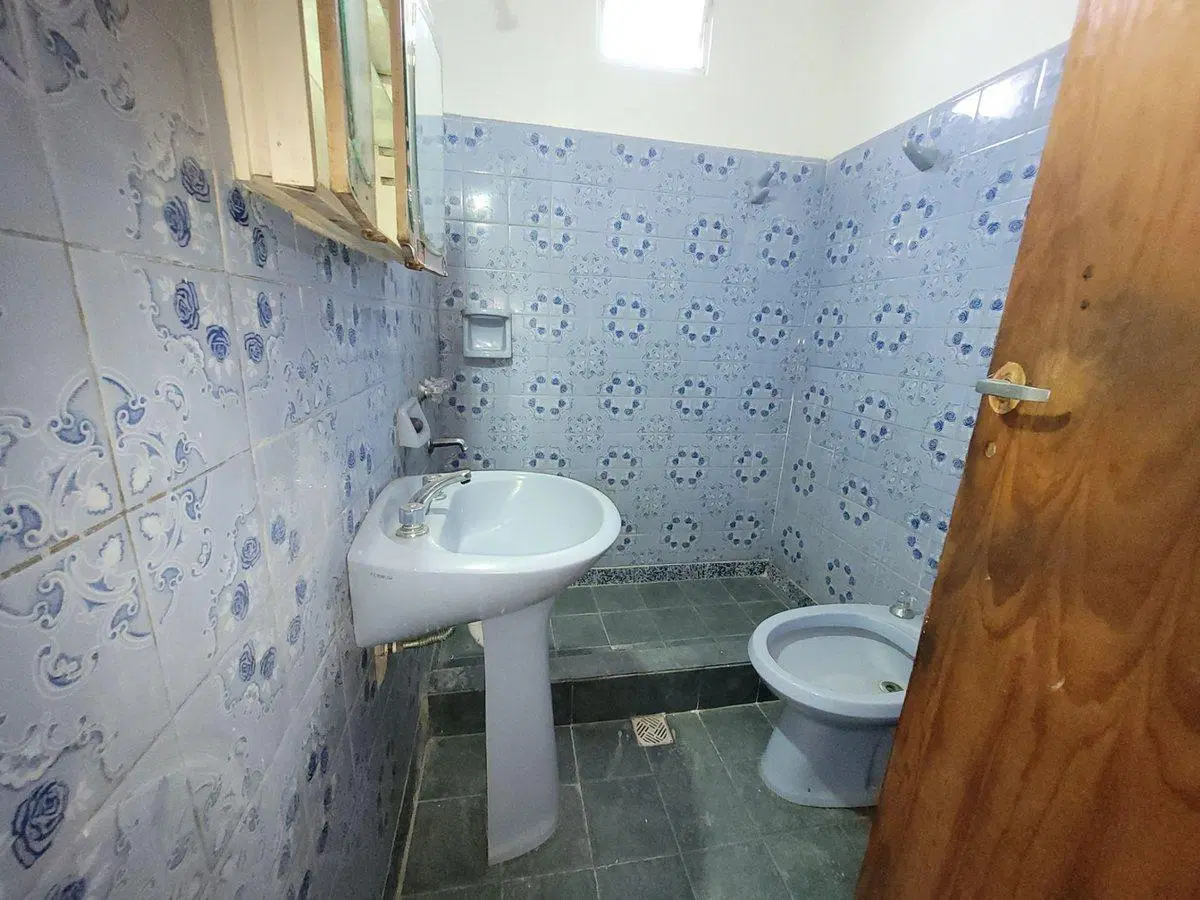 VENTA PH 4 AMBIENTES AL FRENTE CON PATIO LANUS 8
