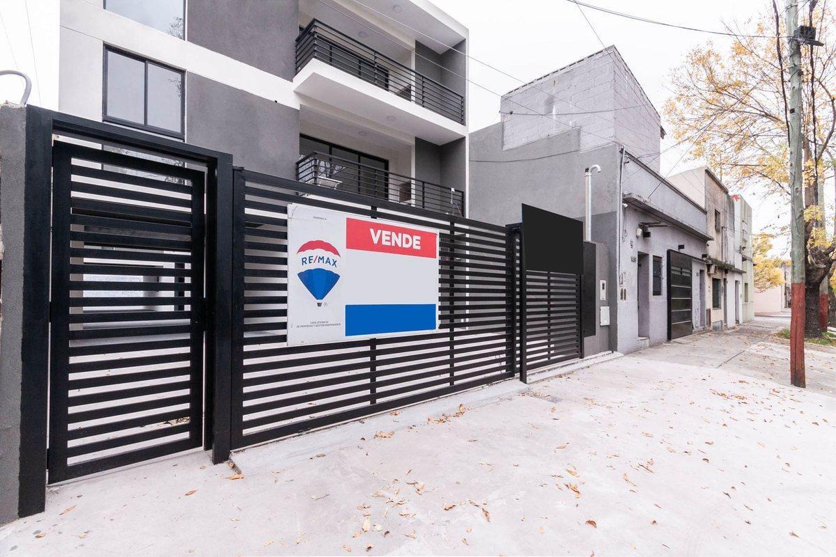 VENTA PH 3 AMB LANUS 2º B CON TERRAZA Y COCHERA