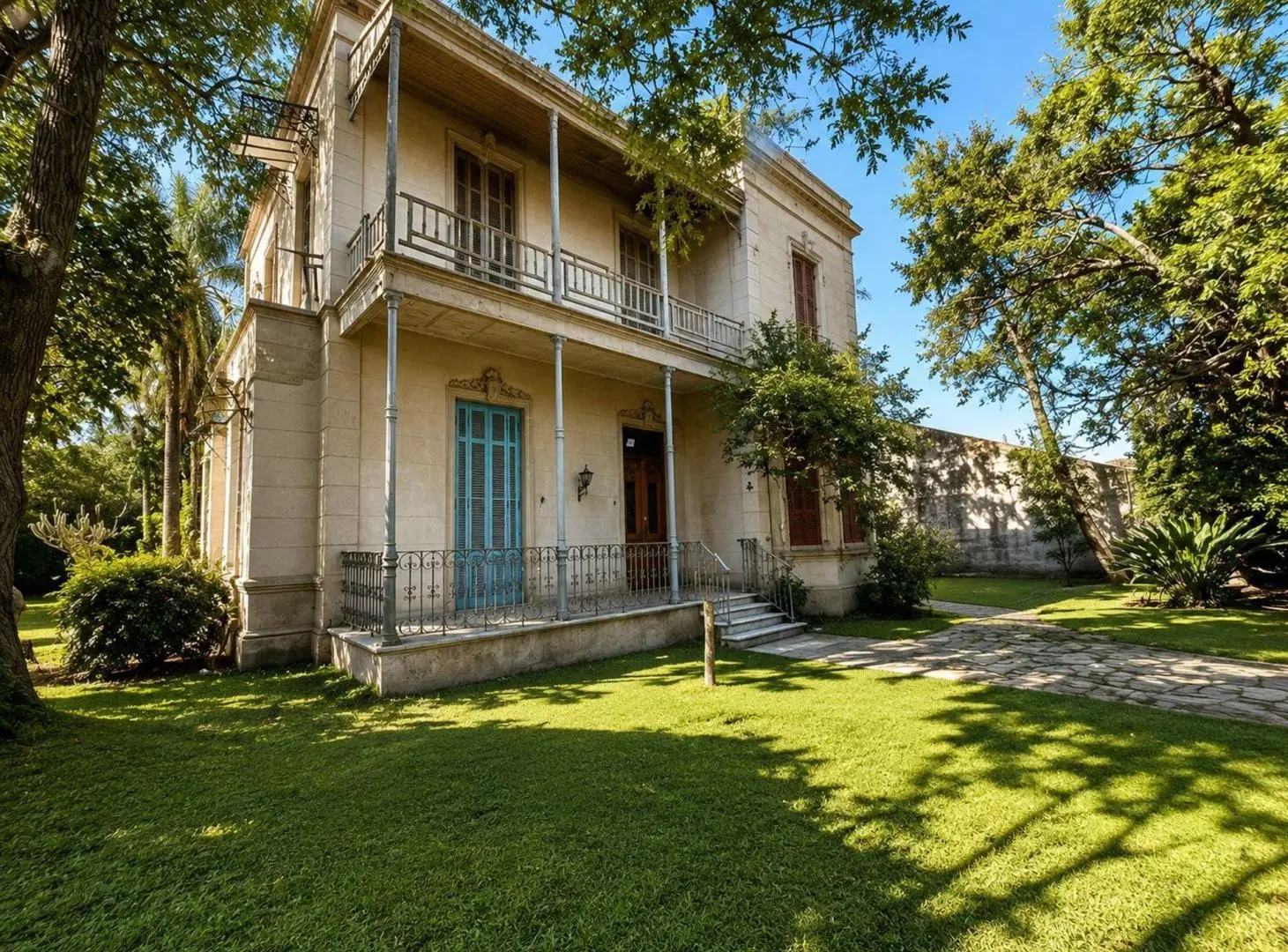 Impresionante Casona de estilo 2