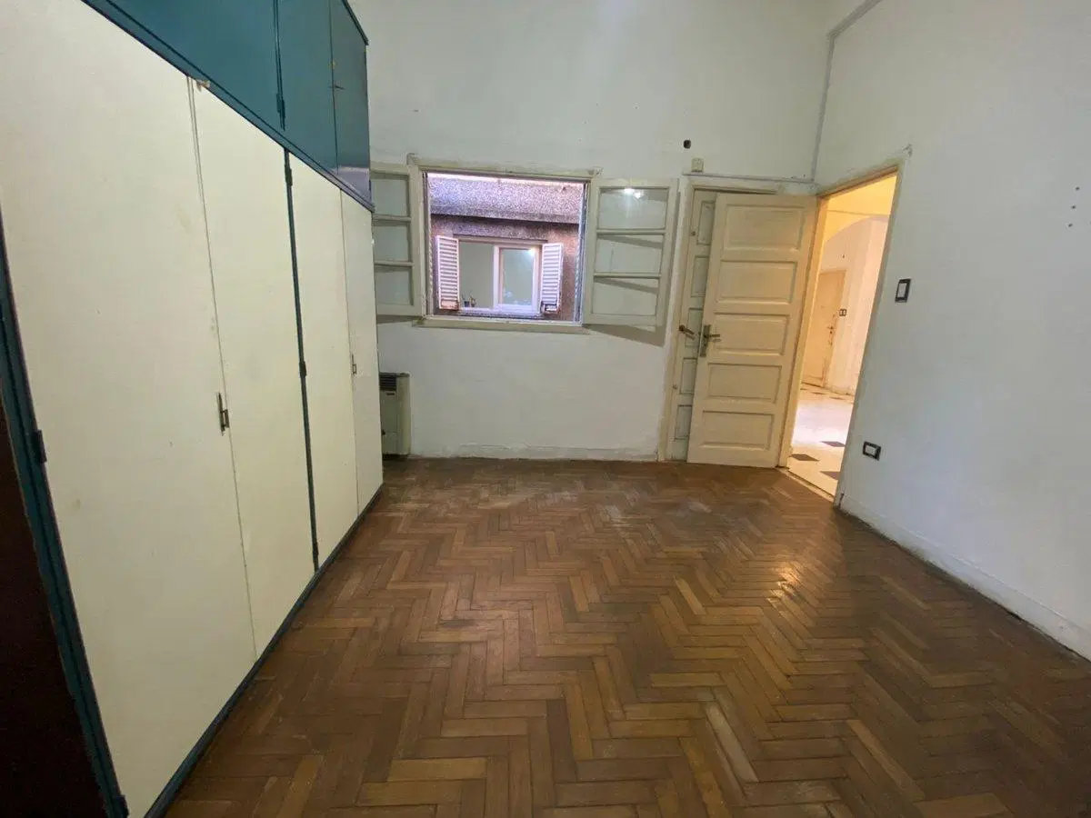 VENTA Depto  2 Amb con Patio  Av.  H. Yrigoyen 8