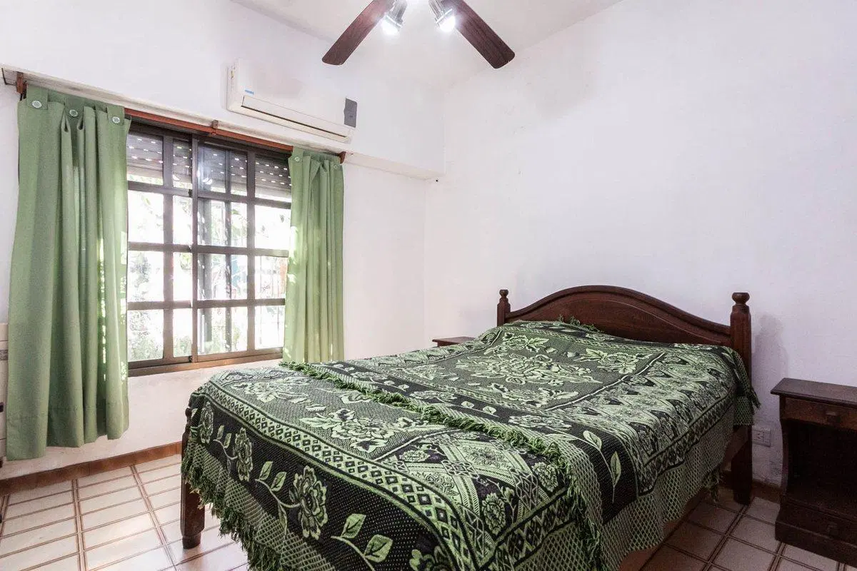 Casa de 3 amb en venta c/quincho, cochera y patio 2