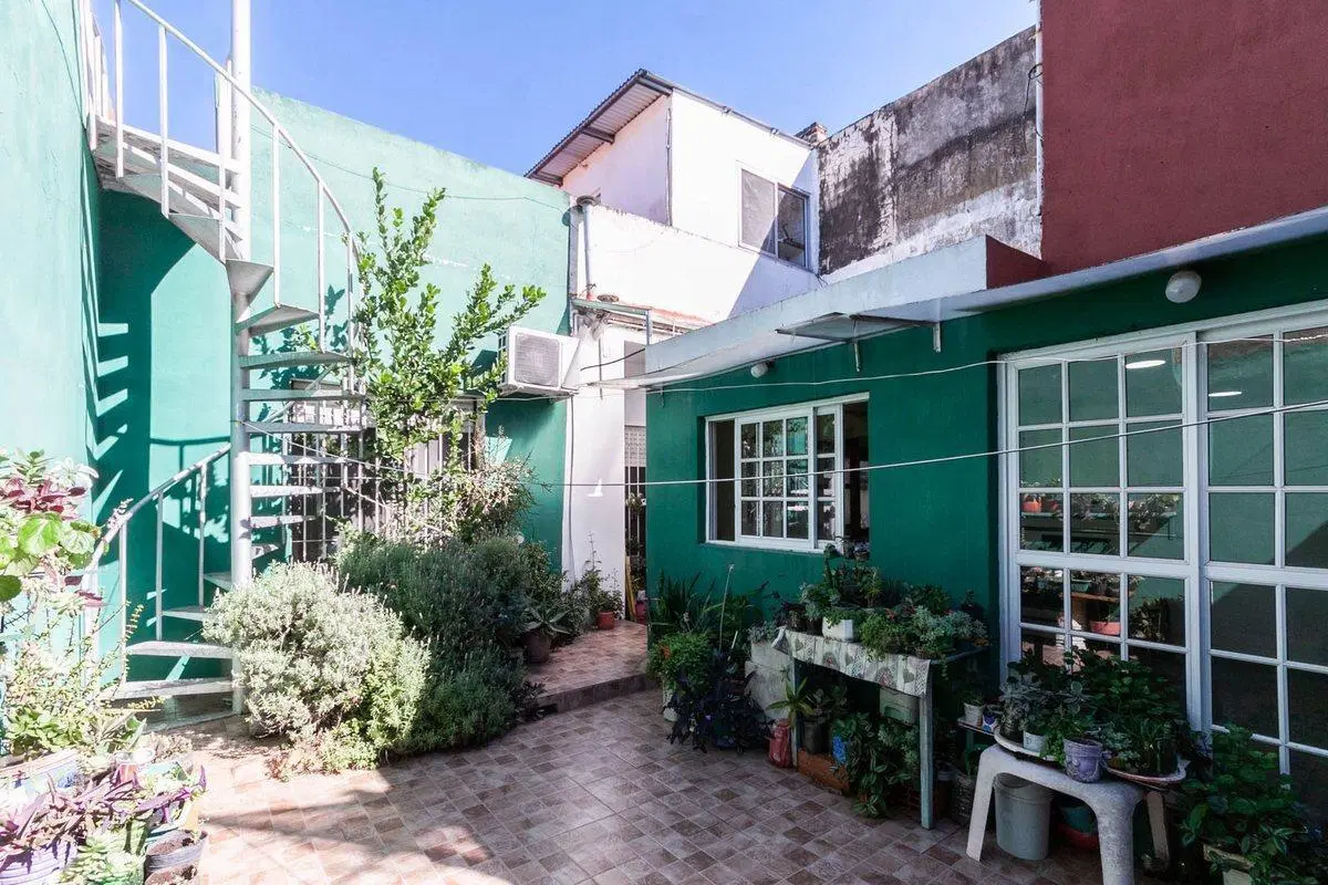 Casa de 3 amb en venta c/quincho, cochera y patio 5