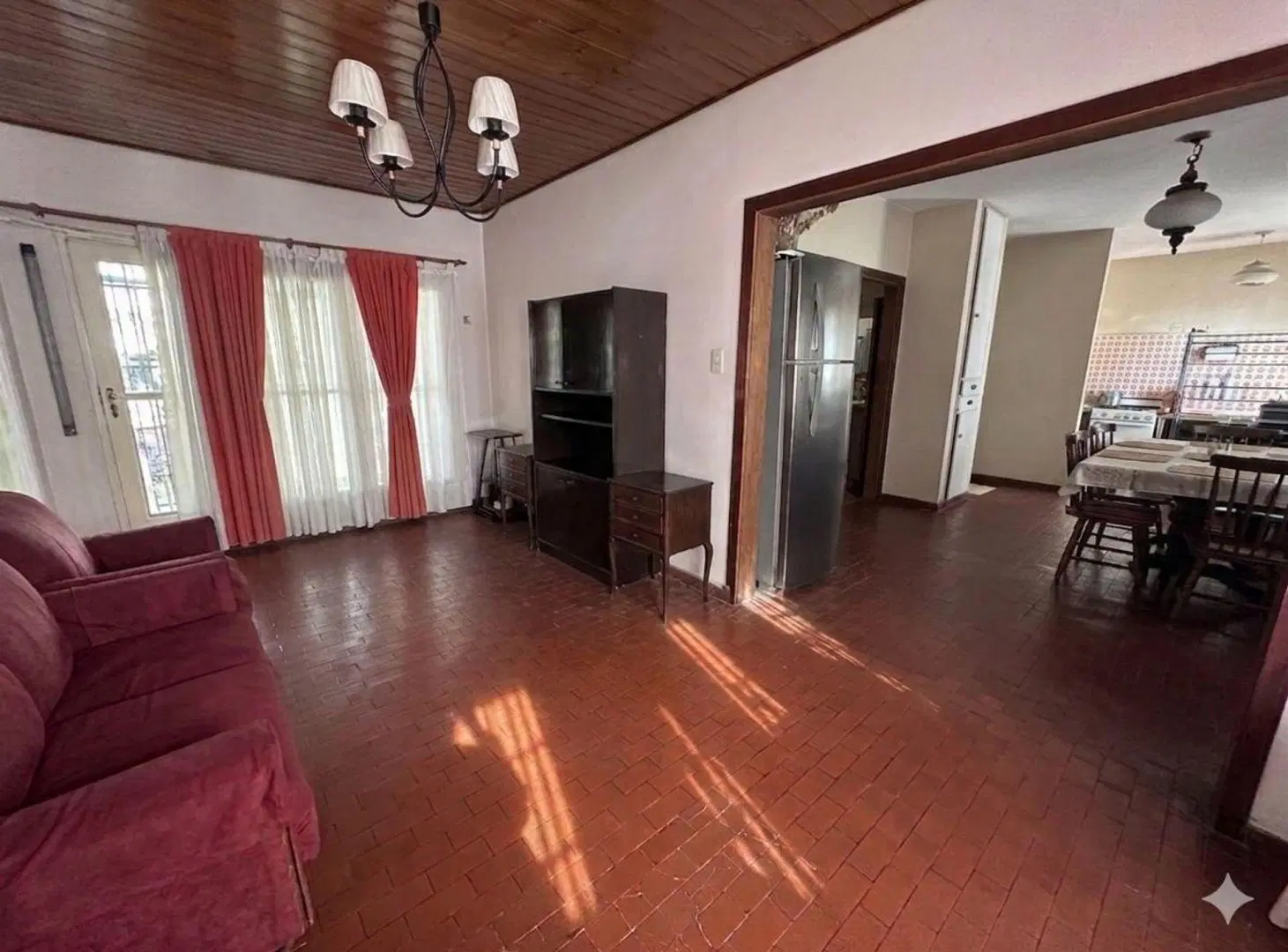 Casa 3 ambientes con hermoso parque 3