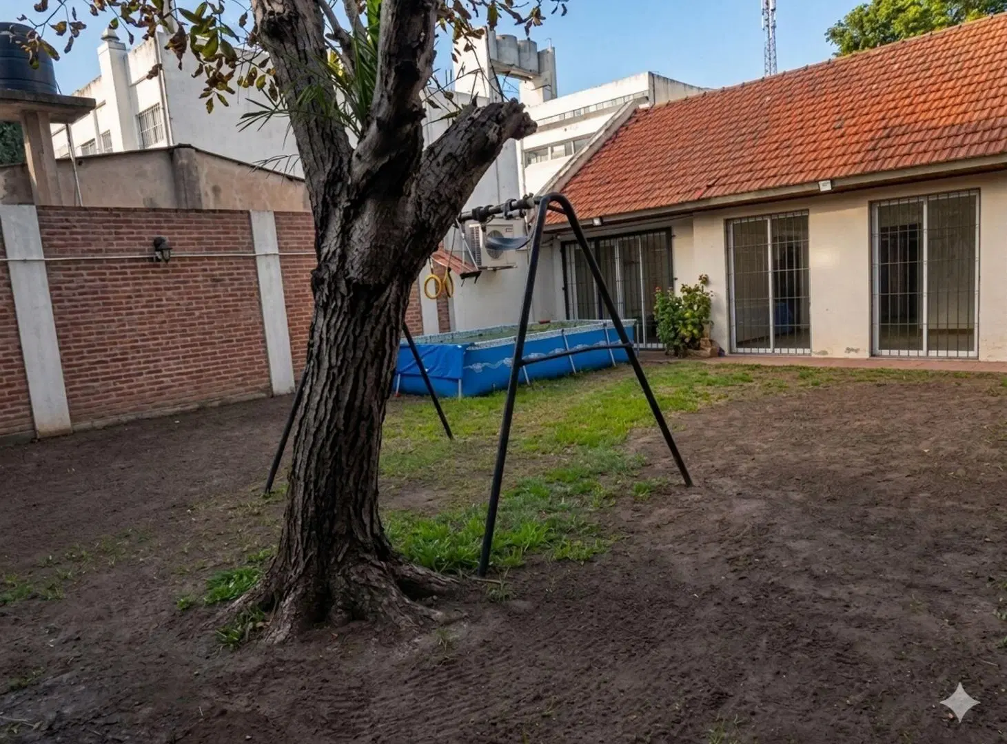 Casa 3 ambientes con hermoso parque 8