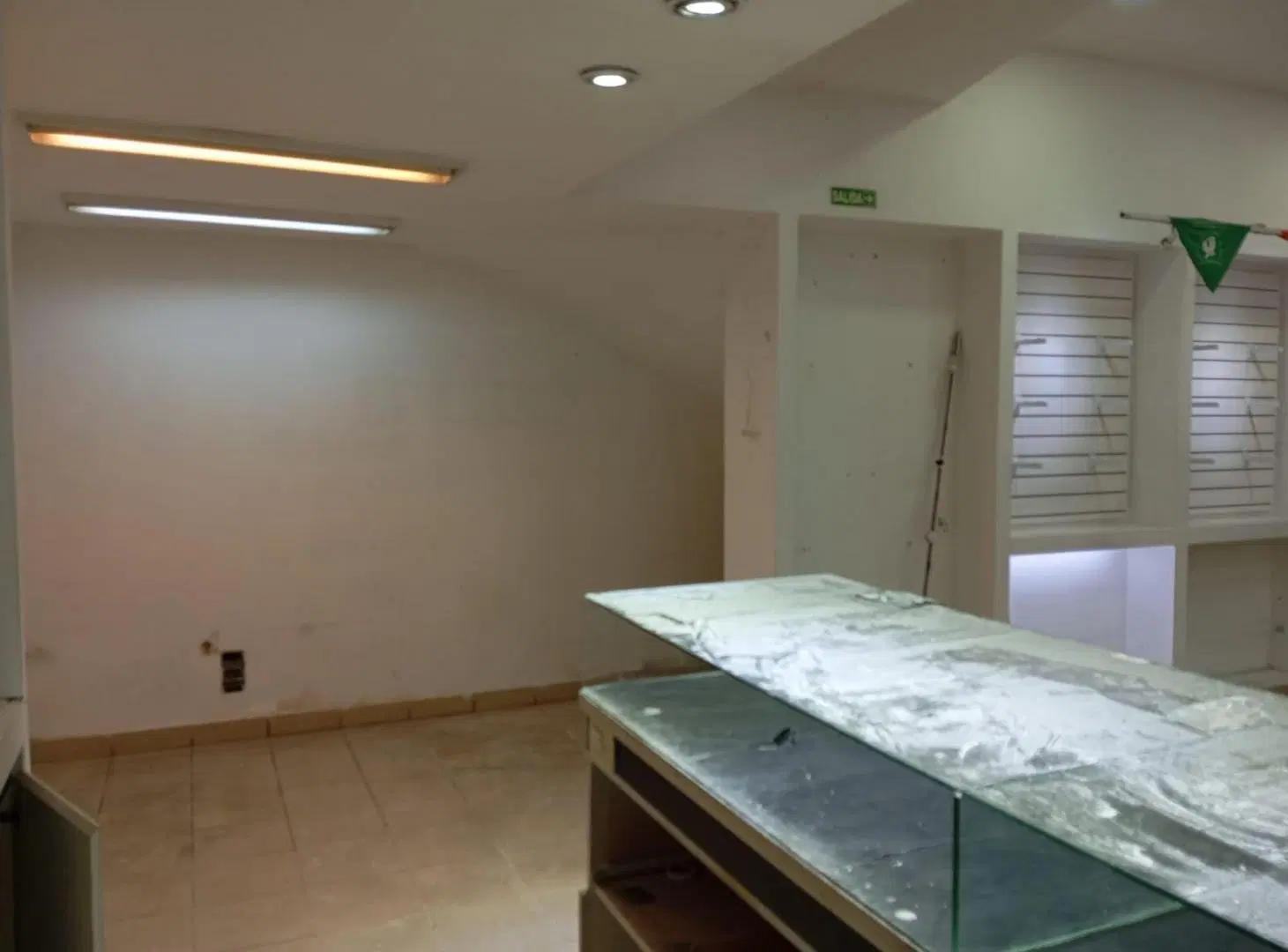 Local comercial San Nicolas 48 m2 zona tribunales 4