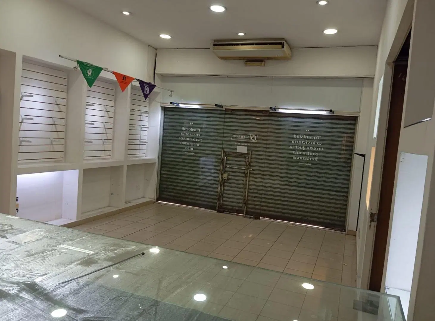 Local comercial San Nicolas 48 m2 zona tribunales 3