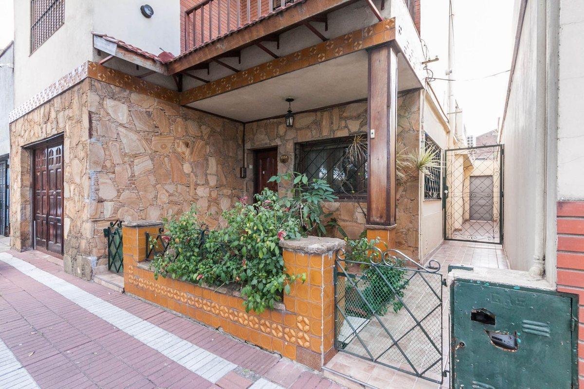 EXCELENTE PH 3AMB.C/PATIO.QUINCHO.DE 168M2,LANUS!