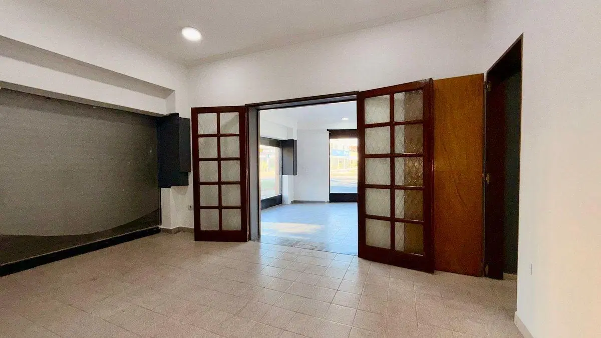 Local en esquina Av. H. Yrigoyen 2602, Gerli-Lanús 5