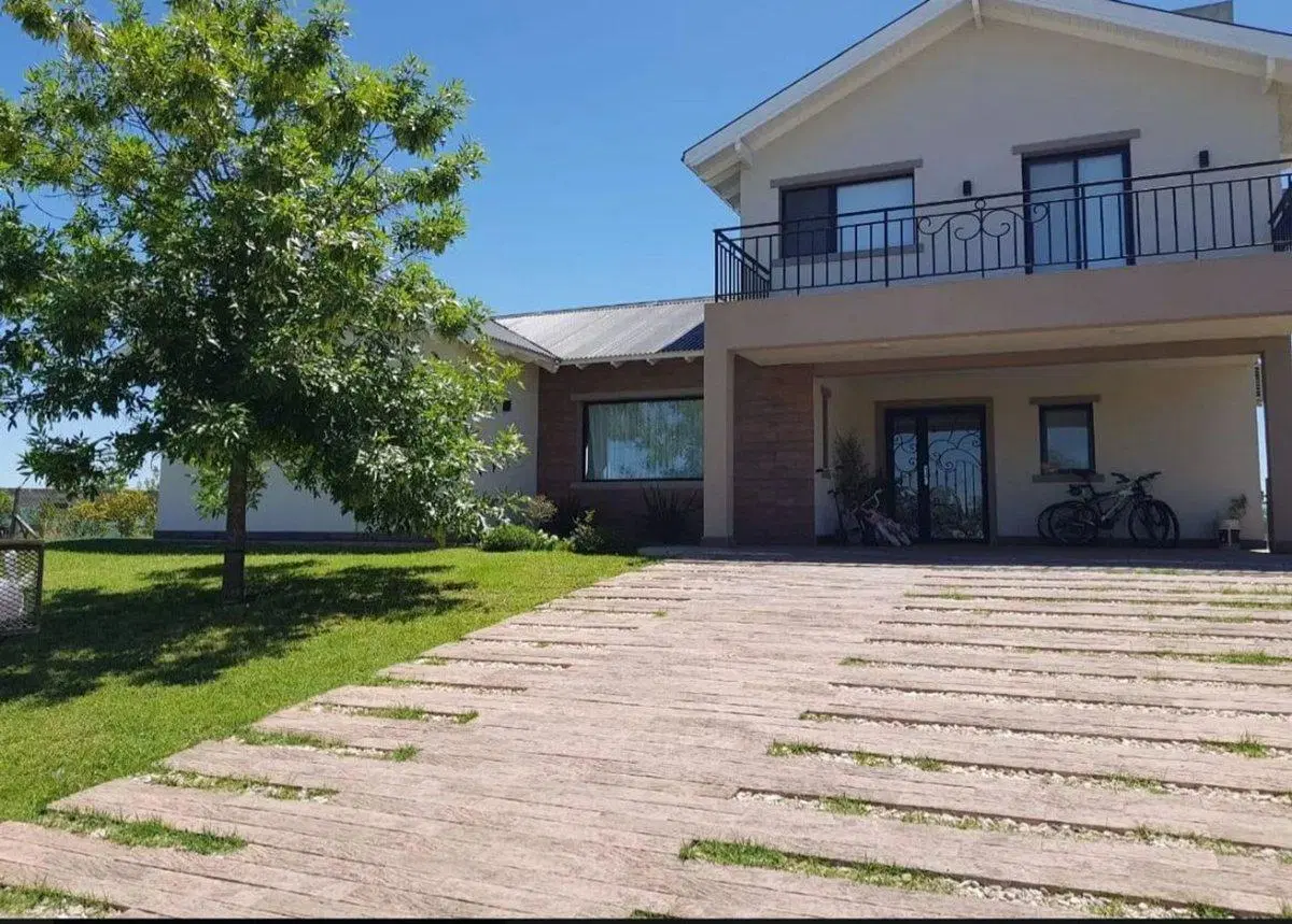 VENTA DE CASA EN BARRIO CRUZ DEL SUR SAN VICENTE 3